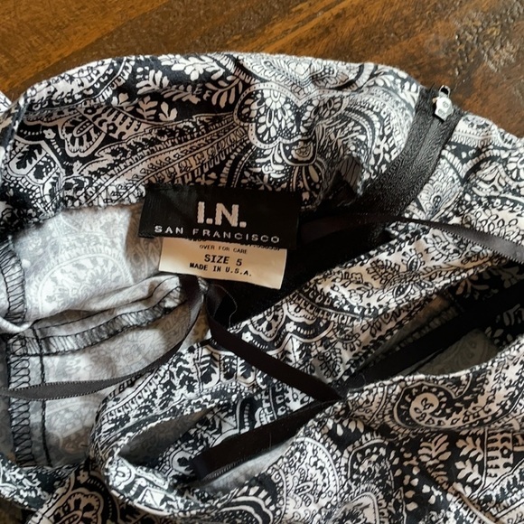 I.N. San Francisco Halter Sundress Black and White Paisley Size 5 Sleeveless EUC - Picture 5 of 12
